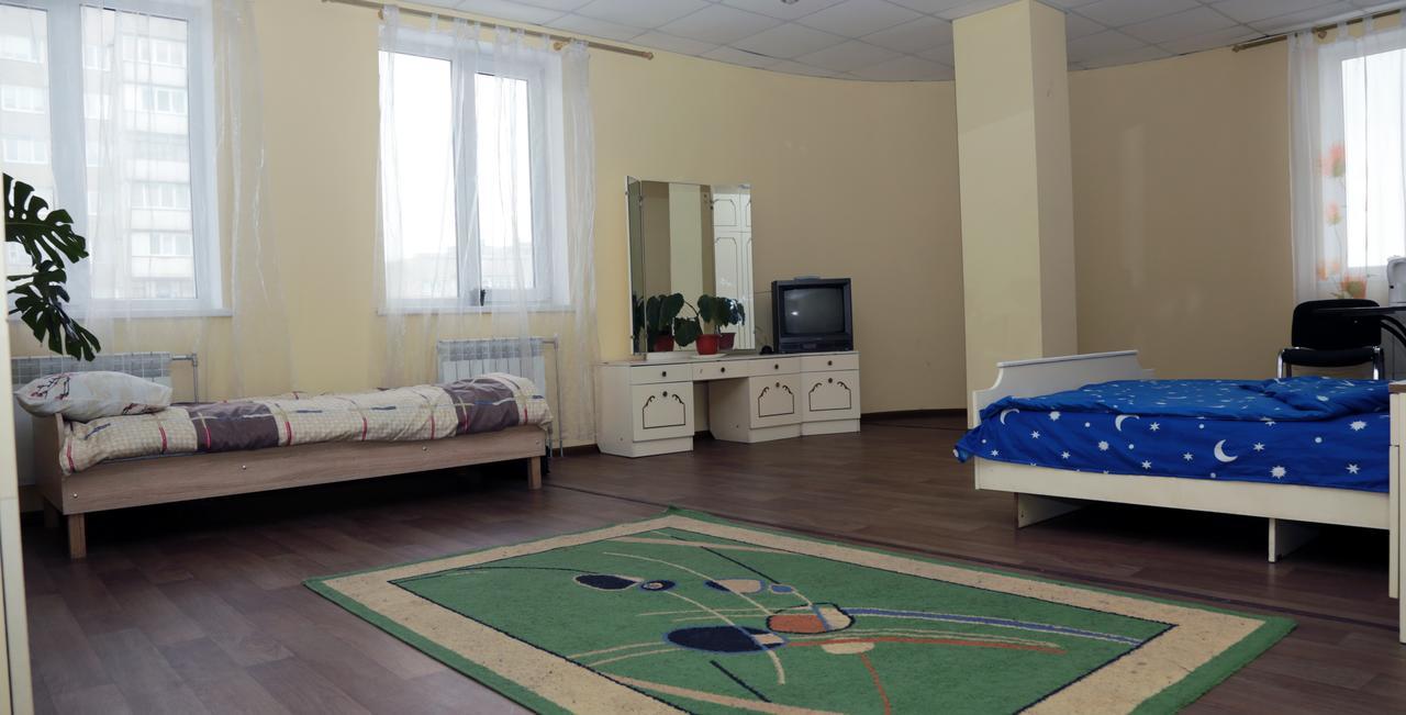 Hostel Raduga Kyiv Exterior photo