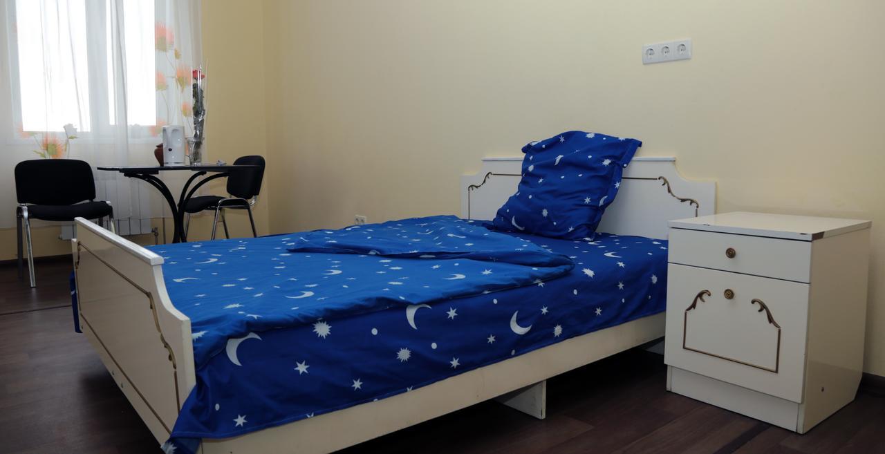 Hostel Raduga Kyiv Exterior photo